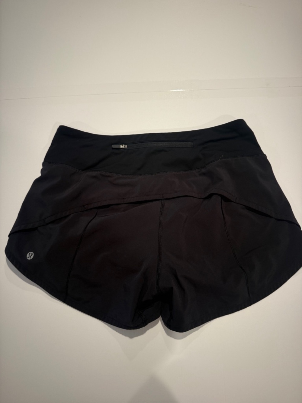 Lululemon Speed Up Shorts - Women's Size 6 - Picture 2 of 3